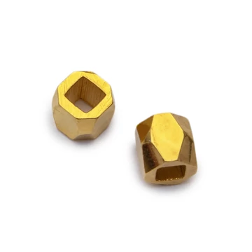Lapcsiszolt köztes dísz, arany szín, 3x3 mm, furata 1,5 mm (5db)