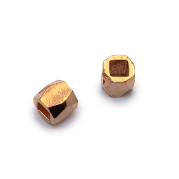 Lapcsiszolt köztes dísz, rosegold szín, 3x3 mm, furata 1,5 mm (5db)