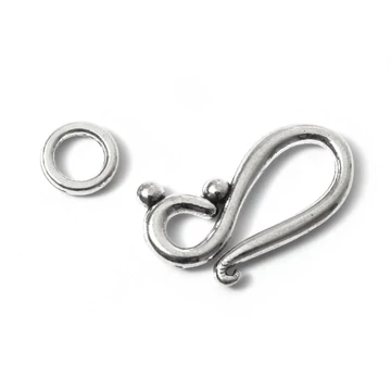 Kapocs, hurkos forma, antik ezüst színű kb. 20x12 mm (1db)