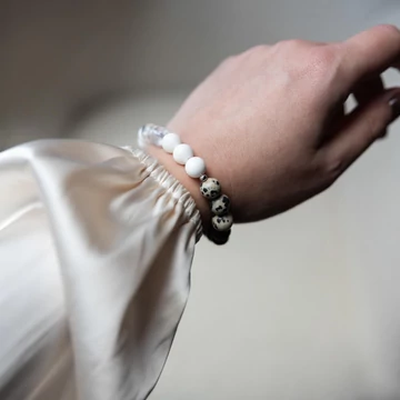 Dalmatíner, hegyikristály, jáde és lávakő gumis karkötő 8mm