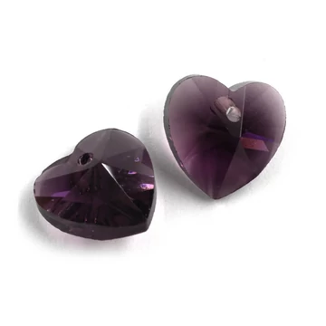 Üveg charm, szív forma, mindkét oldalon fúrt, fazettált, lila 10x10 mm (2 db)