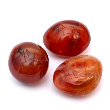 Karneol tenyérkő, kb. 70-90 g