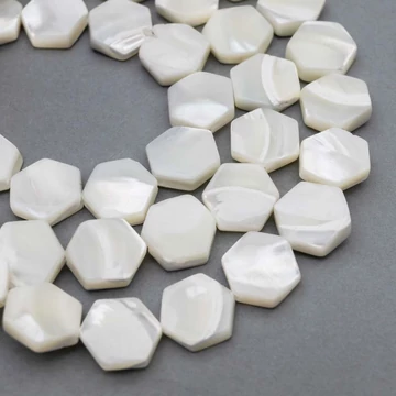 Gyöngyház "A" hexagon szál, 10 mm, 39 cm