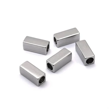 Nemesacél hasáb köztes dísz, 7x3 mm, 2 mm lyuk (5 db)