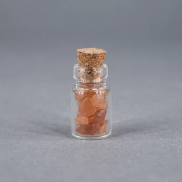 Vörös aventurin mini ezoterikus üvegcse (18x10 mm)