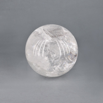 Hegyikristály golyó, 9 cm, 830 g