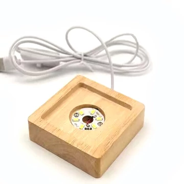 Fa talpas fehér USB lámpa, négyzet alakú, 8x8 cm