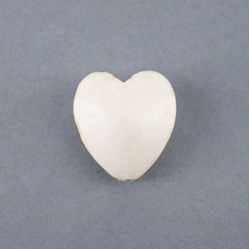 Fa (fehér) szív gyöngy, 25 mm (1 db)