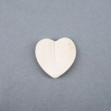 Gyöngyház lapos szív gyöngy, 30 mm (1 db)