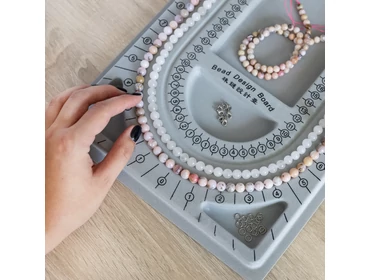 Gyöngyfűző tálca