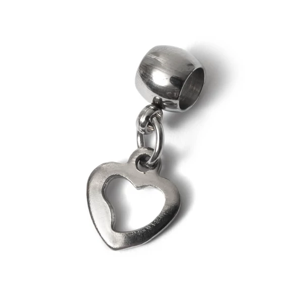 Pici áttört szív medál medáltartóval (1db)