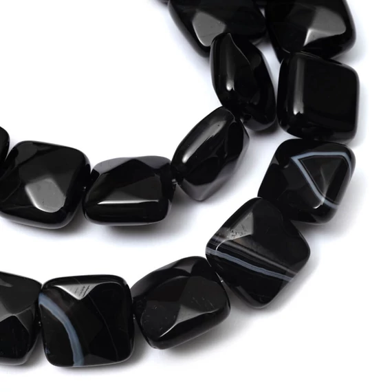 Csíkos achát, fekete kocka szál, fazettált, 12x12 mm, kb. 20 cm