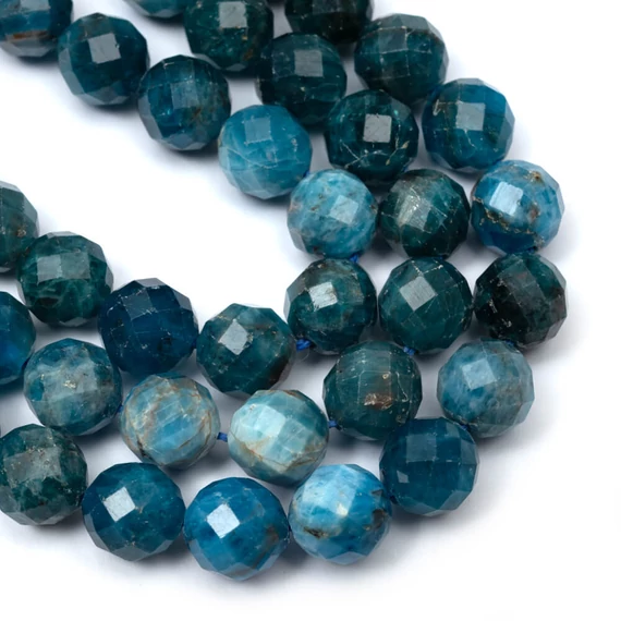 Apatit golyós szál, fazettált, 8 mm, kb. 38 cm