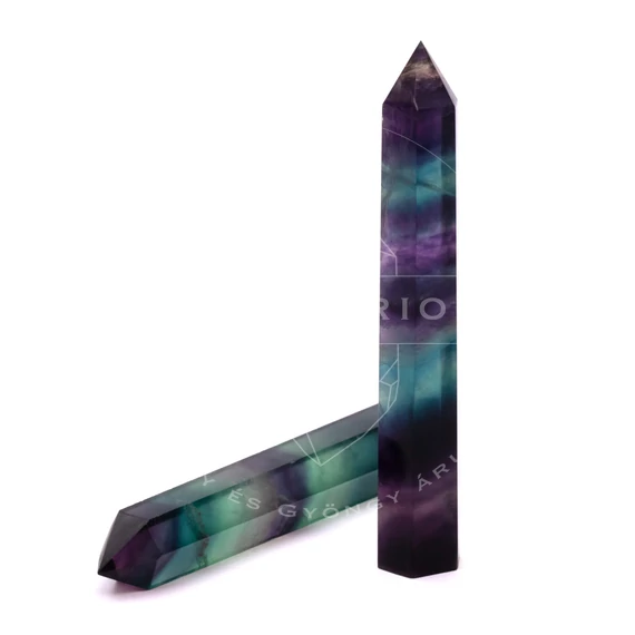 Fluorit csúcs, 8-9 cm magas, vékony, 28-36 g
