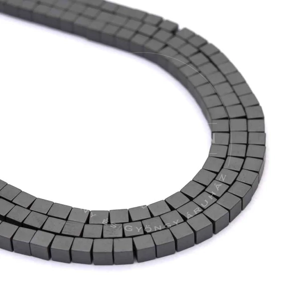 Hematit matt kocka szál, 3x3mm, kb. 39 cm