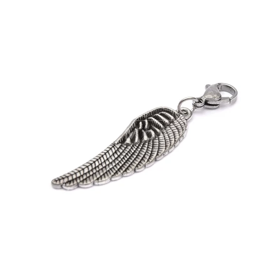 Szárny medál karabínerrel, 50x12 mm (3)