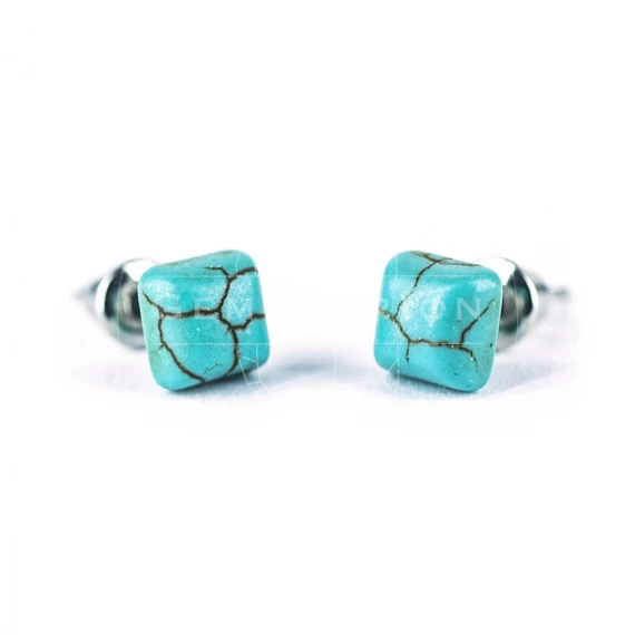 Türkinit cabochon fülbevaló, 6x6 mm