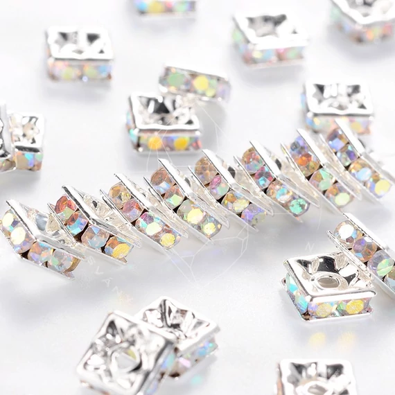 Szivárvány (AB) strasszos négyzet, 6x6 mm (10 db)