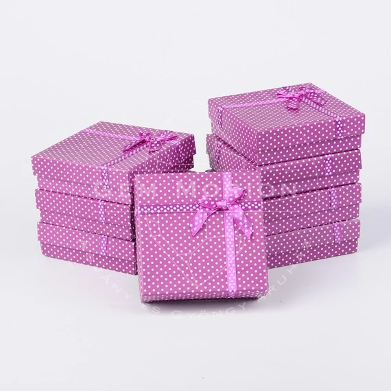 Pöttyös (lila) díszdoboz, 9x9 cm