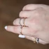 Kép 2/2 - Nemesacél gyűrű, kagylós, szögletes, 6 pici kővel, rosegold színű, kb. 56-57 méret